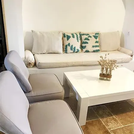Maison Damour Holiday home *