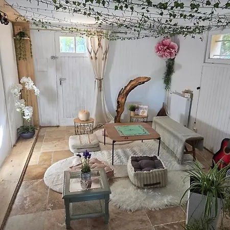 Maison Damour Holiday home
